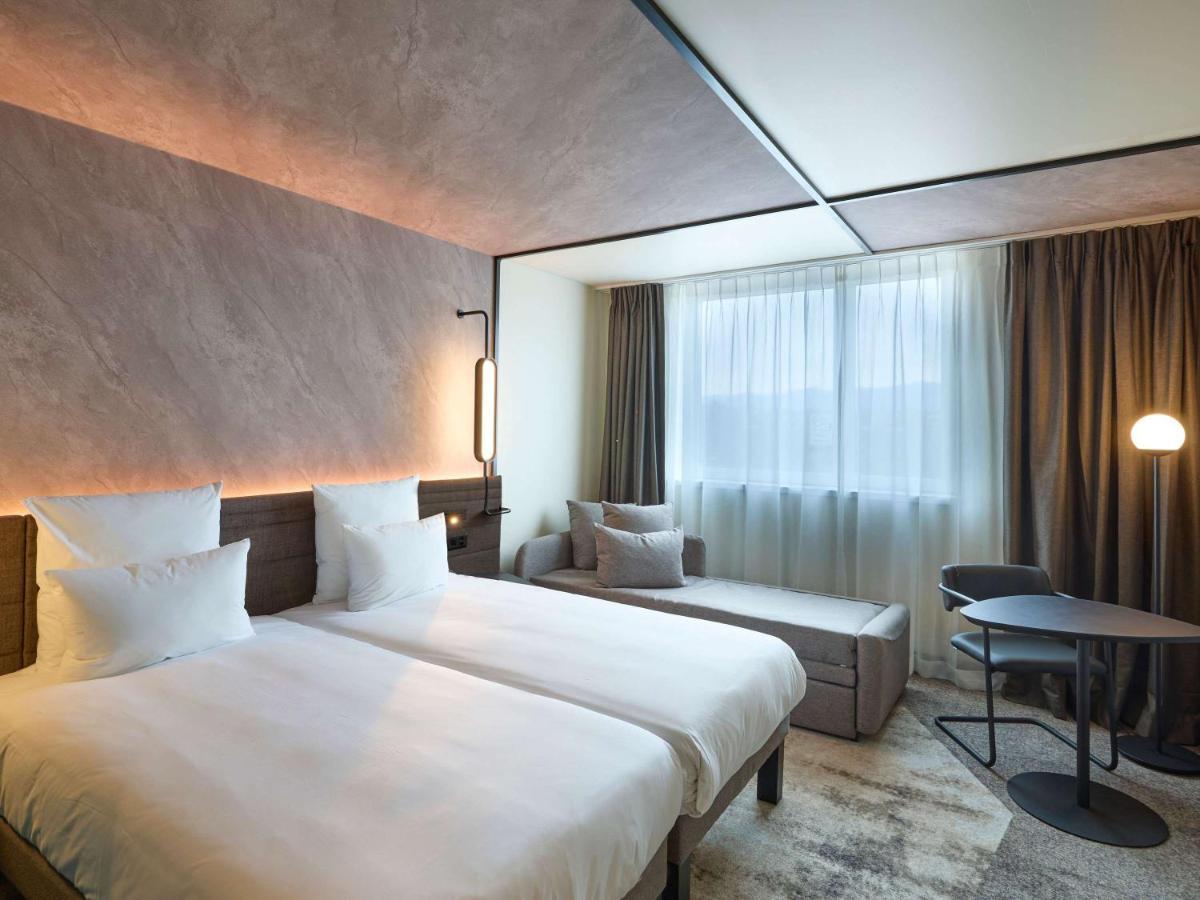 Novotel Expo Hotel 4*